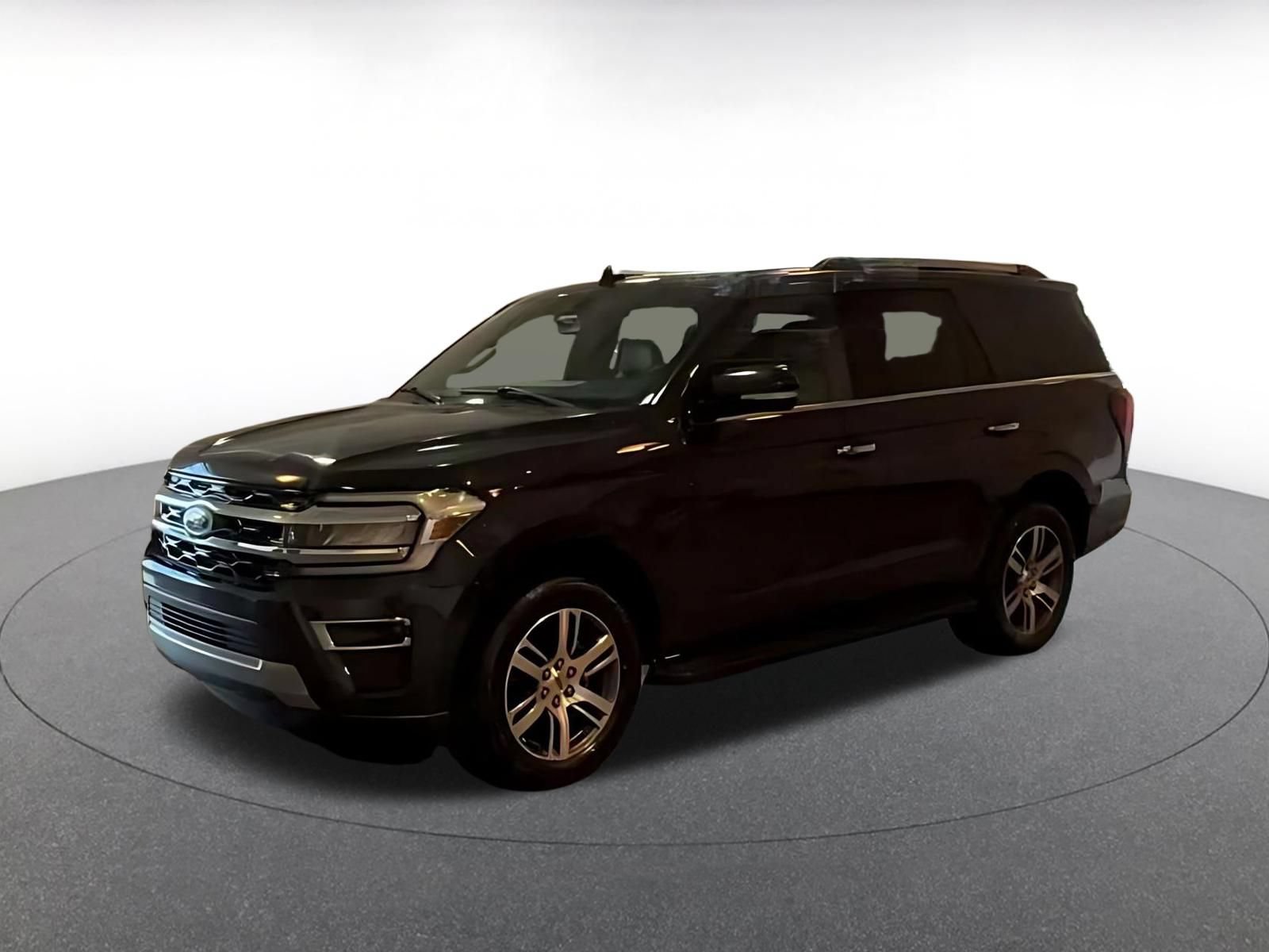 Used 2024 Ford Expedition Limited AWD/4WD image 4
