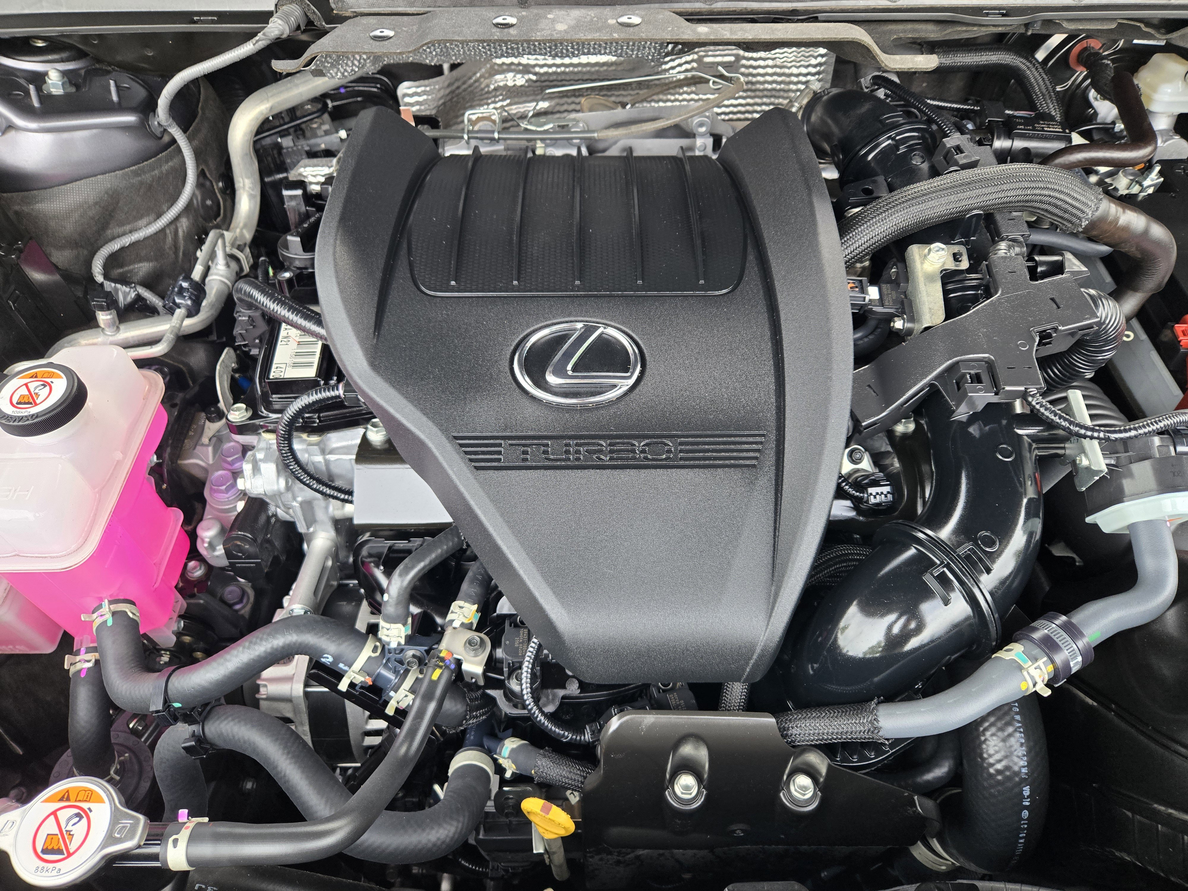 Certified 2025 Lexus RX 350 Premium w/ Accessory Package (Z1) FWD image 40