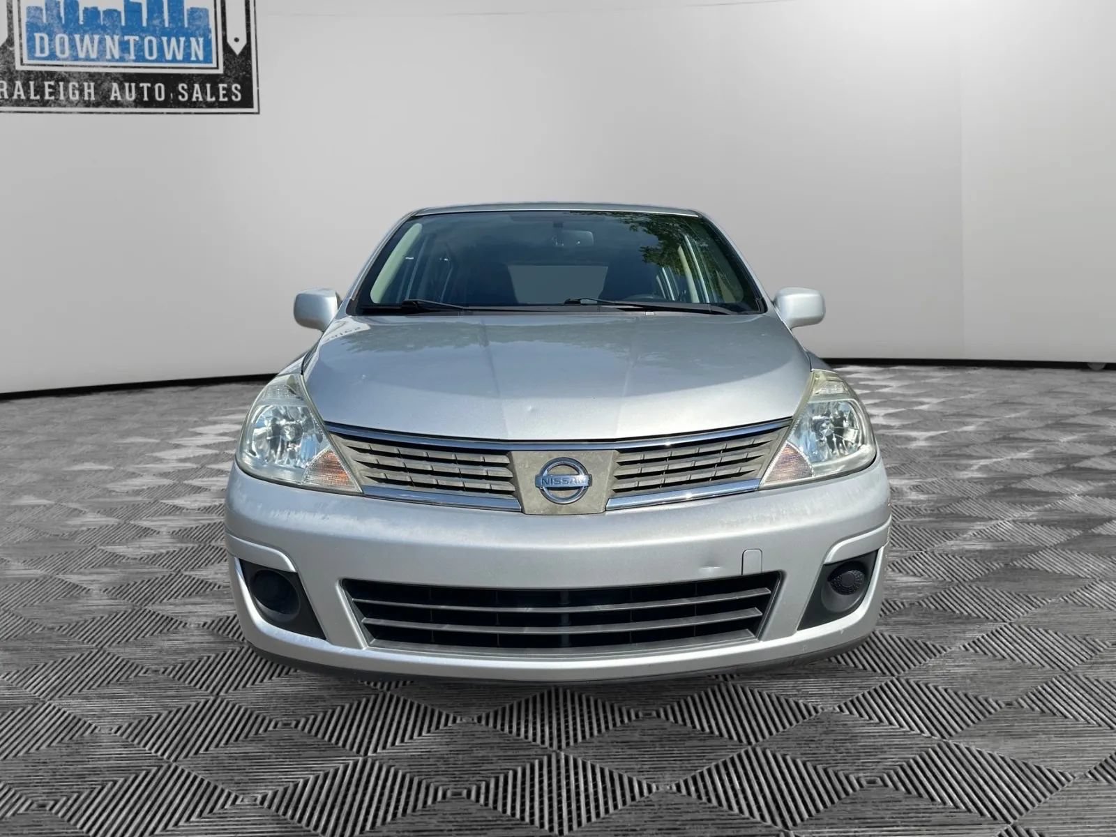 Used 2009 Nissan Versa 1.8 S w/ PWR Pkg FWD image 3