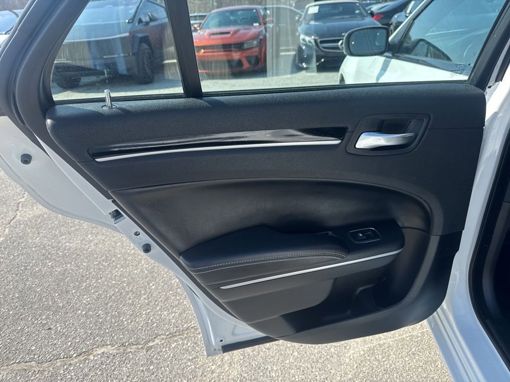 Used 2021 Chrysler 300 S image 26