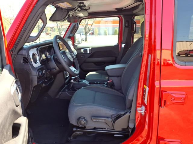 Used 2025 Jeep Wrangler Sahara 4xe image 4