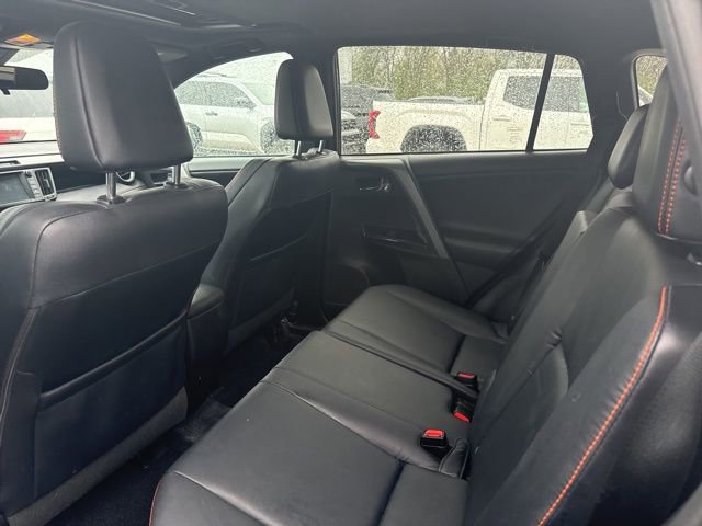 Used 2017 Toyota RAV4 SE image 13