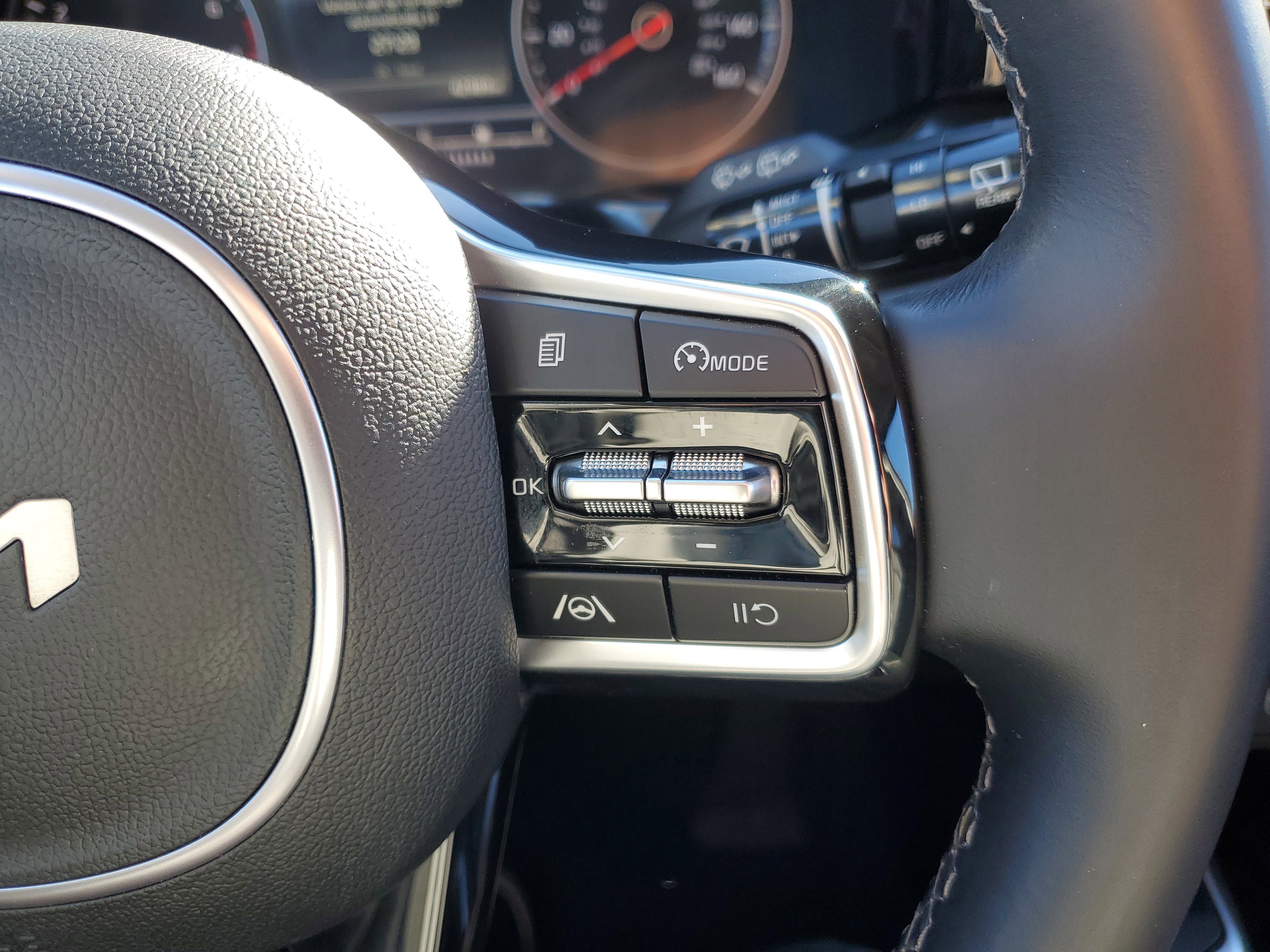 Certified 2023 Kia Sorento S w/ Panoramic Sunroof Package image 29