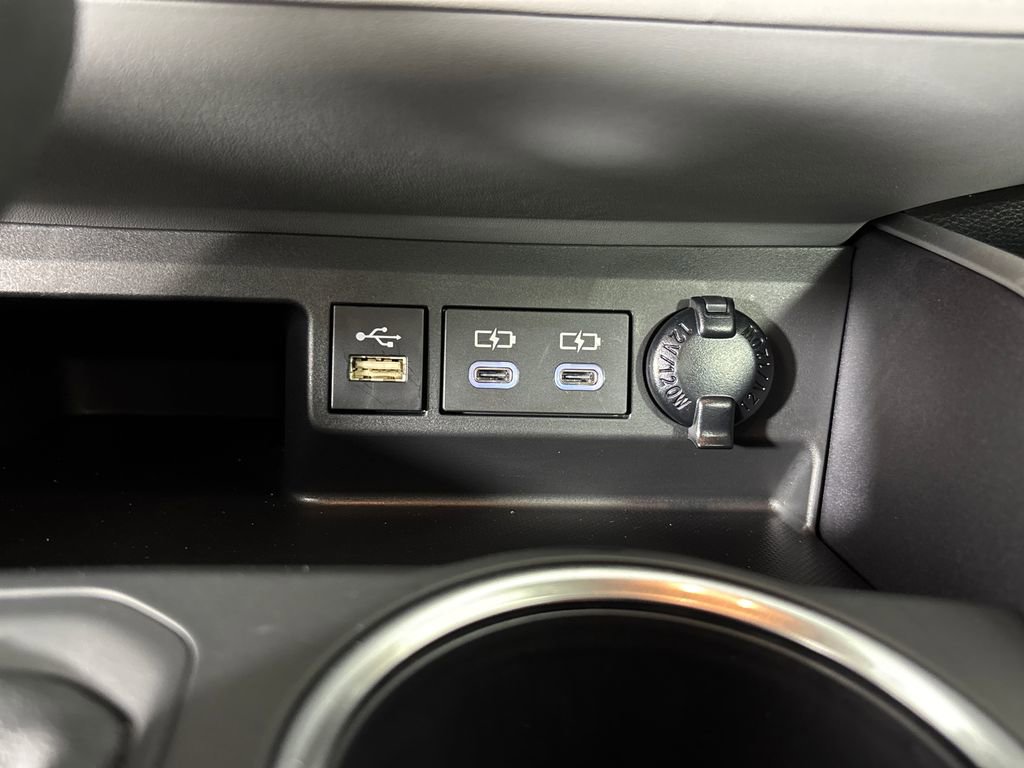 Used 2024 Toyota Highlander XLE image 23