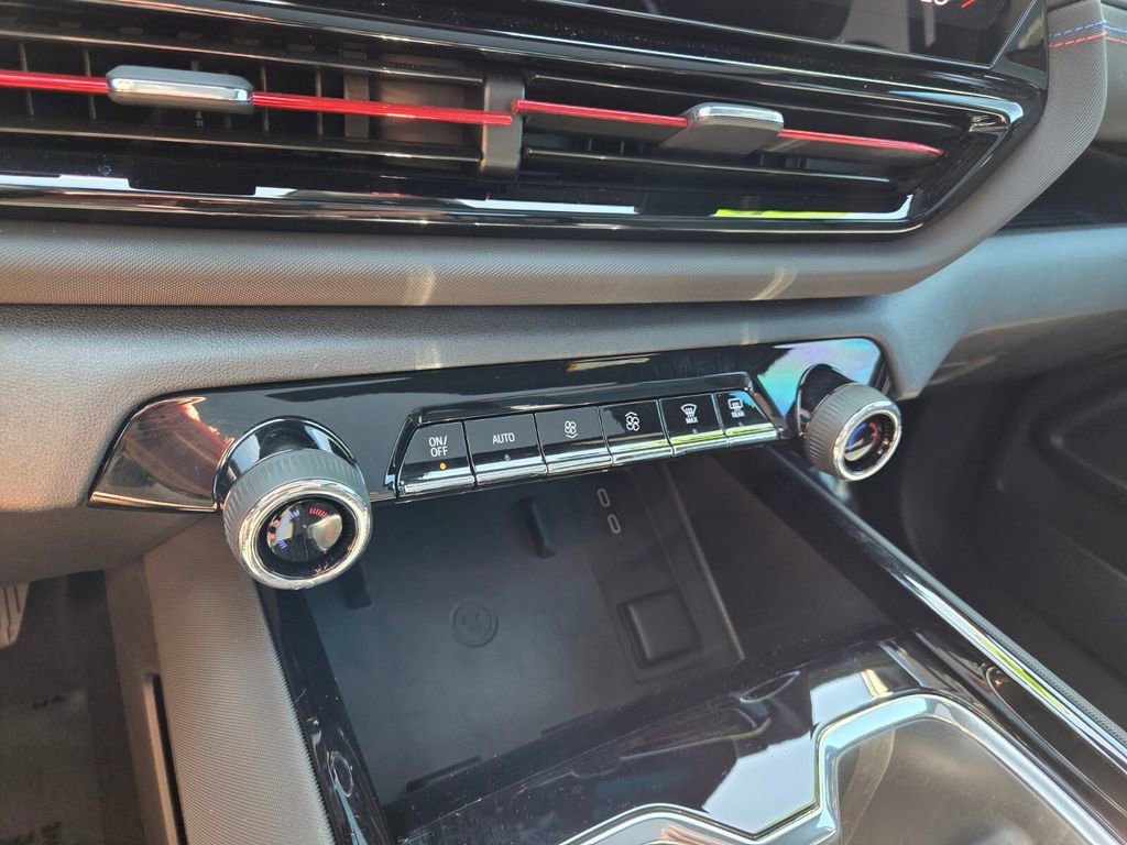 Certified 2025 Chevrolet Silverado EV RST image 27