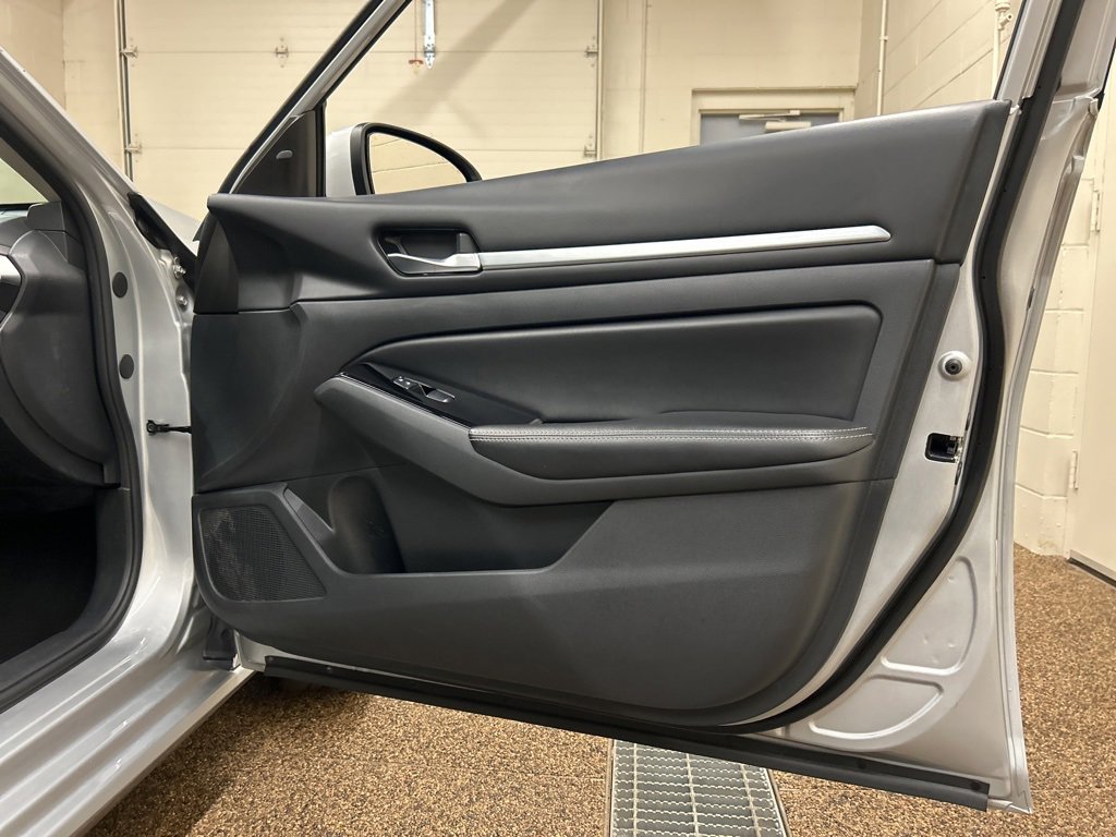 Used 2023 Nissan Altima 2.5 SV image 15