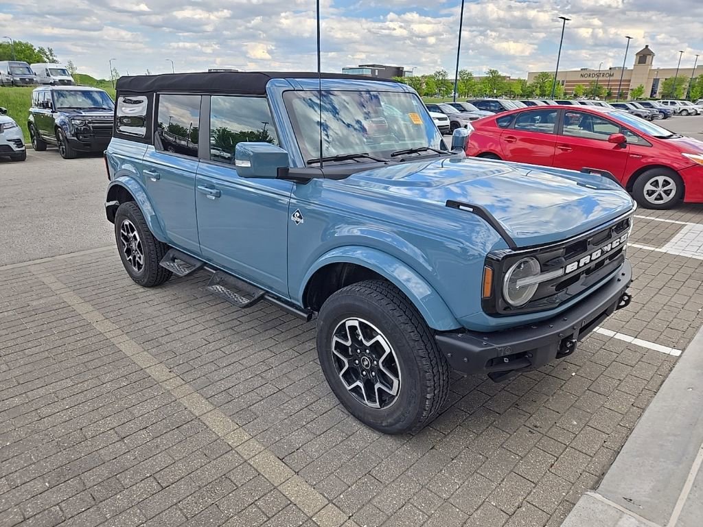 Used 2023 Ford Bronco Outer Banks AWD/4WD image 3