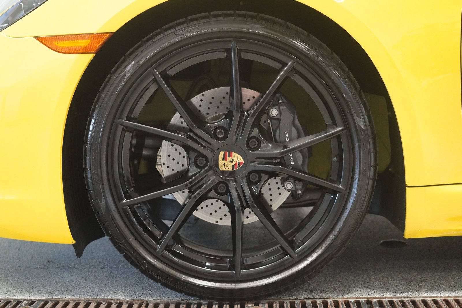 Used 2021 Porsche 718 Cayman RWD image 8
