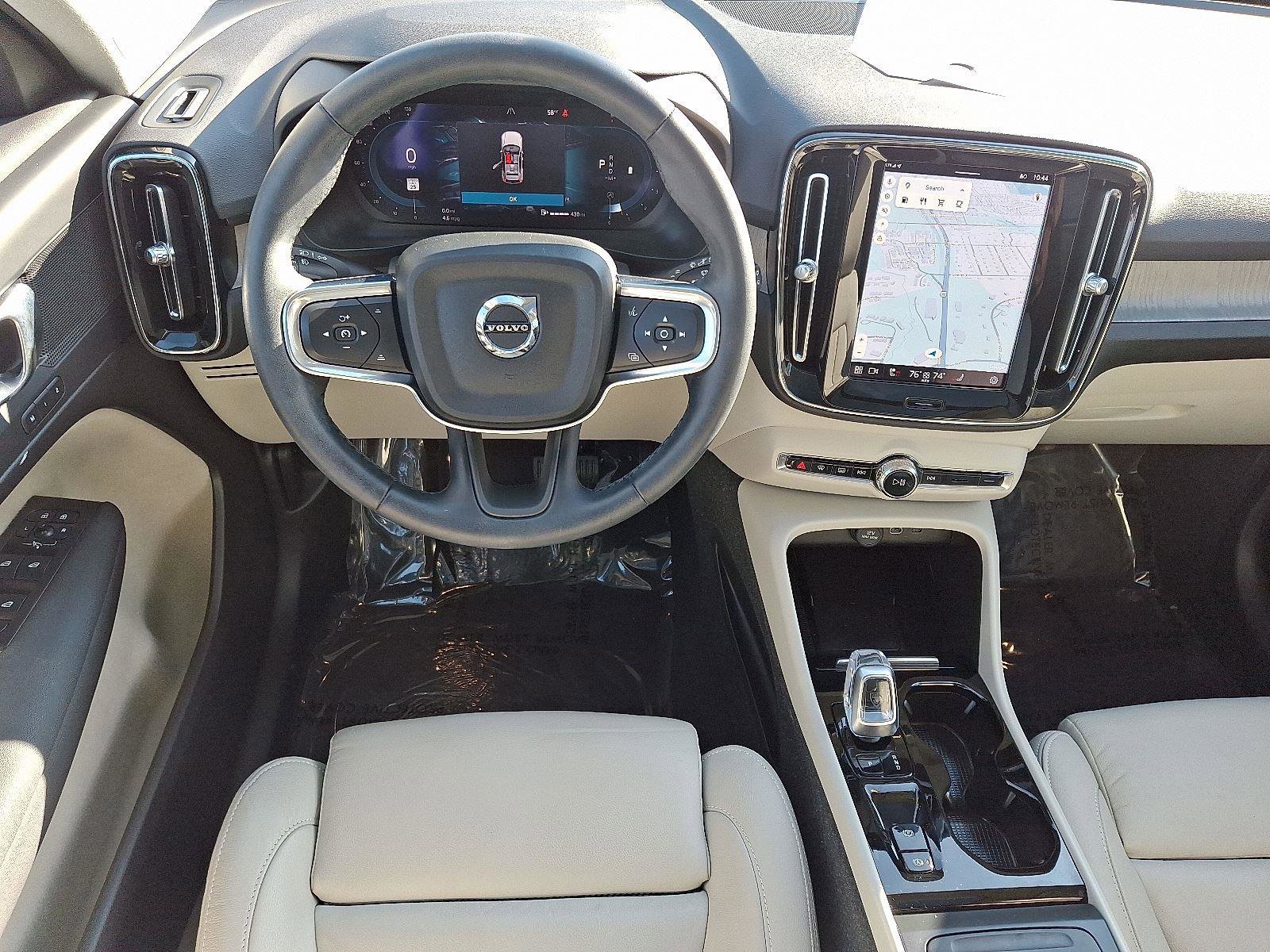 Certified 2023 Volvo XC40 B4 Plus w/ Climate Package image 12