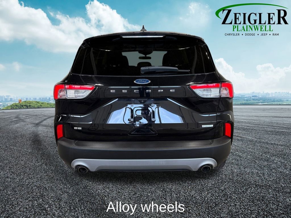 Used 2020 Ford Escape SE image 7