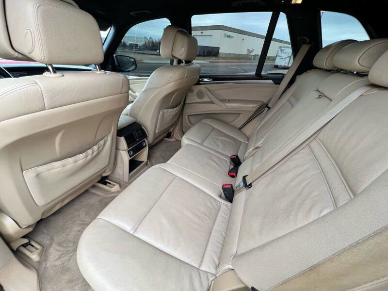 Used 2011 BMW X5 xDrive50i image 23