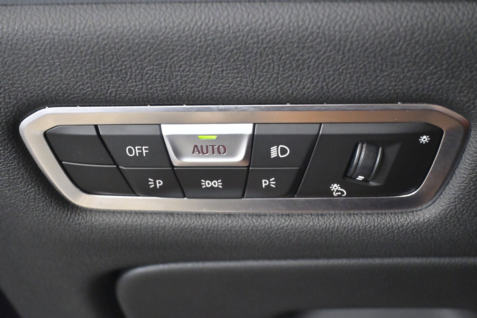 Certified 2023 BMW X7 xDrive40i w/ Executive Package image 20