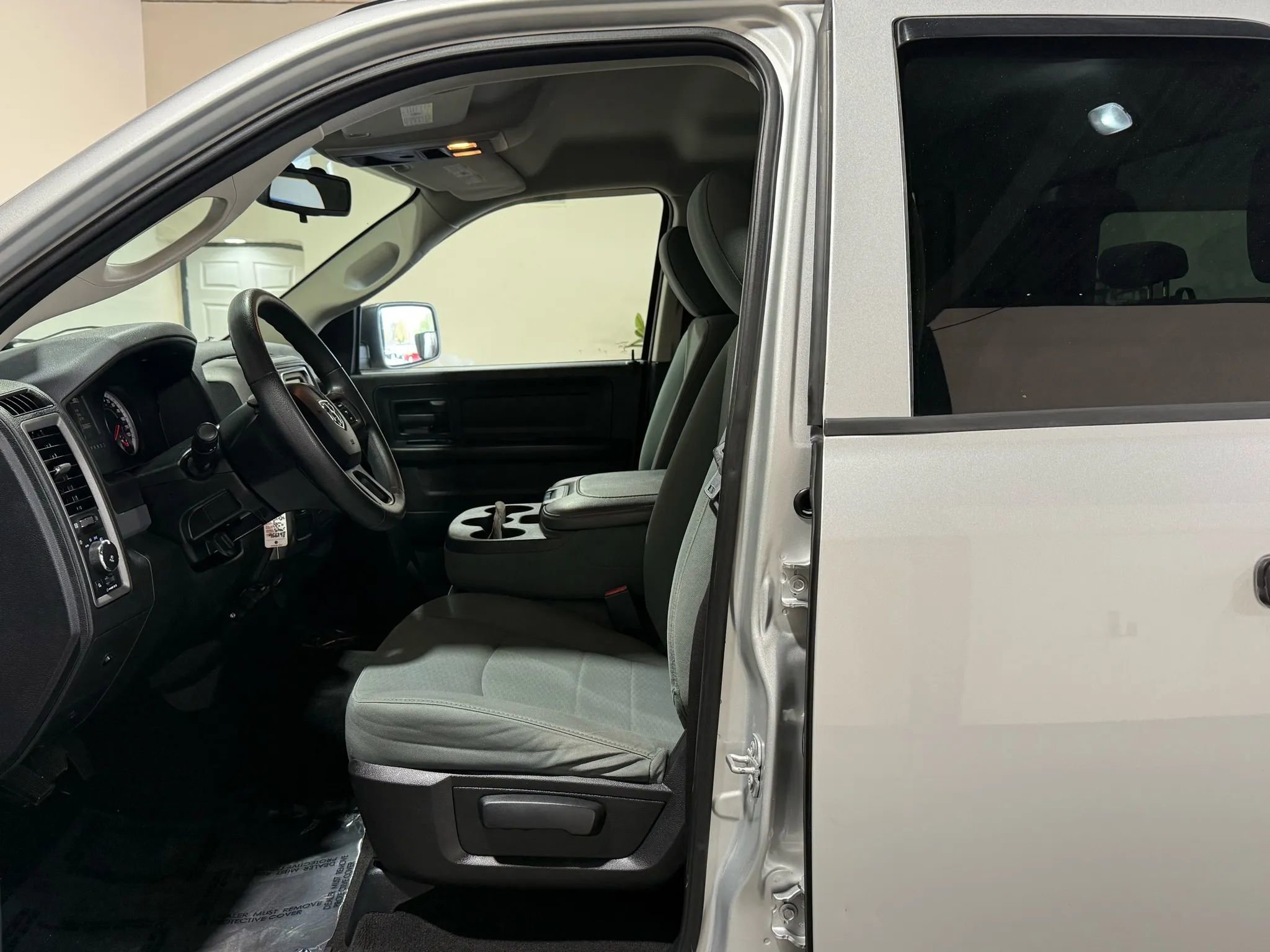 Used 2014 RAM 1500 Express image 10