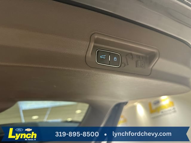 Used 2020 Ford Explorer Platinum w/ Premium Technology Package AWD/4WD image 22