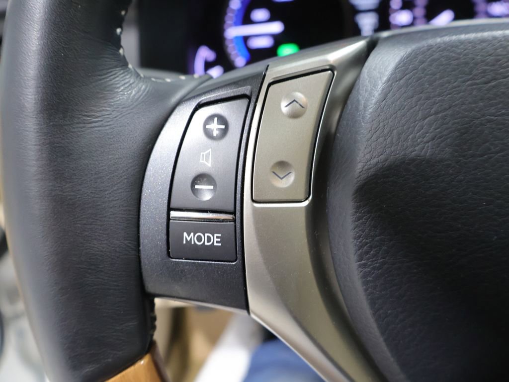Used 2014 Lexus ES 300h w/ Premium Package w/Bamboo Trim FWD image 35