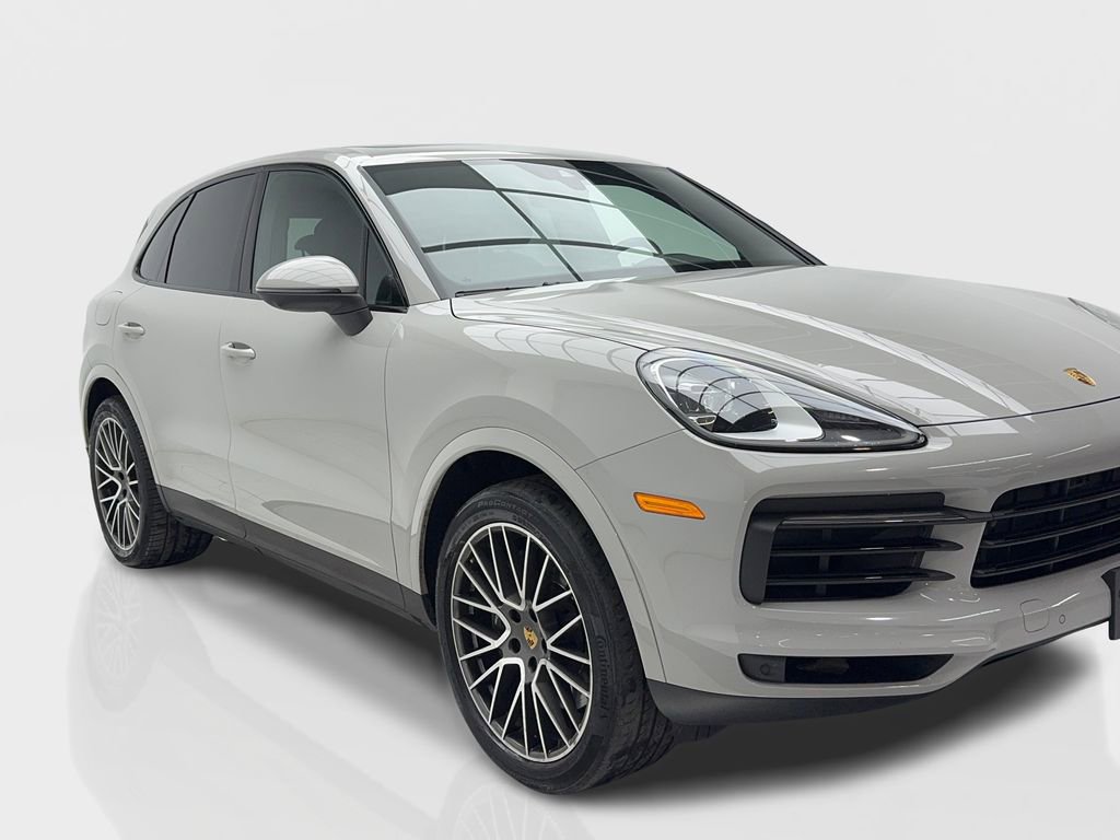 Used 2023 Porsche Cayenne image 2