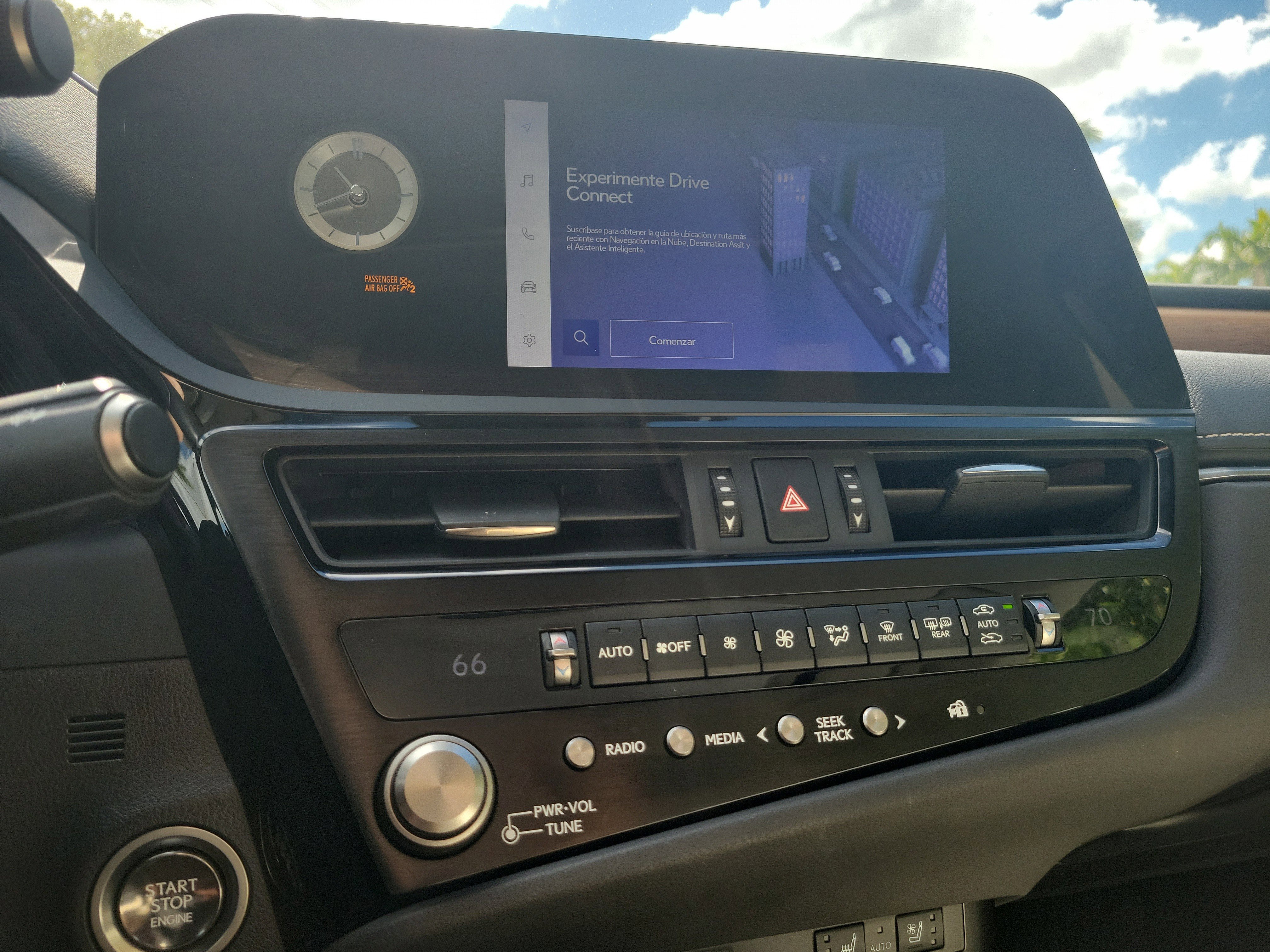 Used 2024 Lexus ES 250 w/ Premium Package image 29