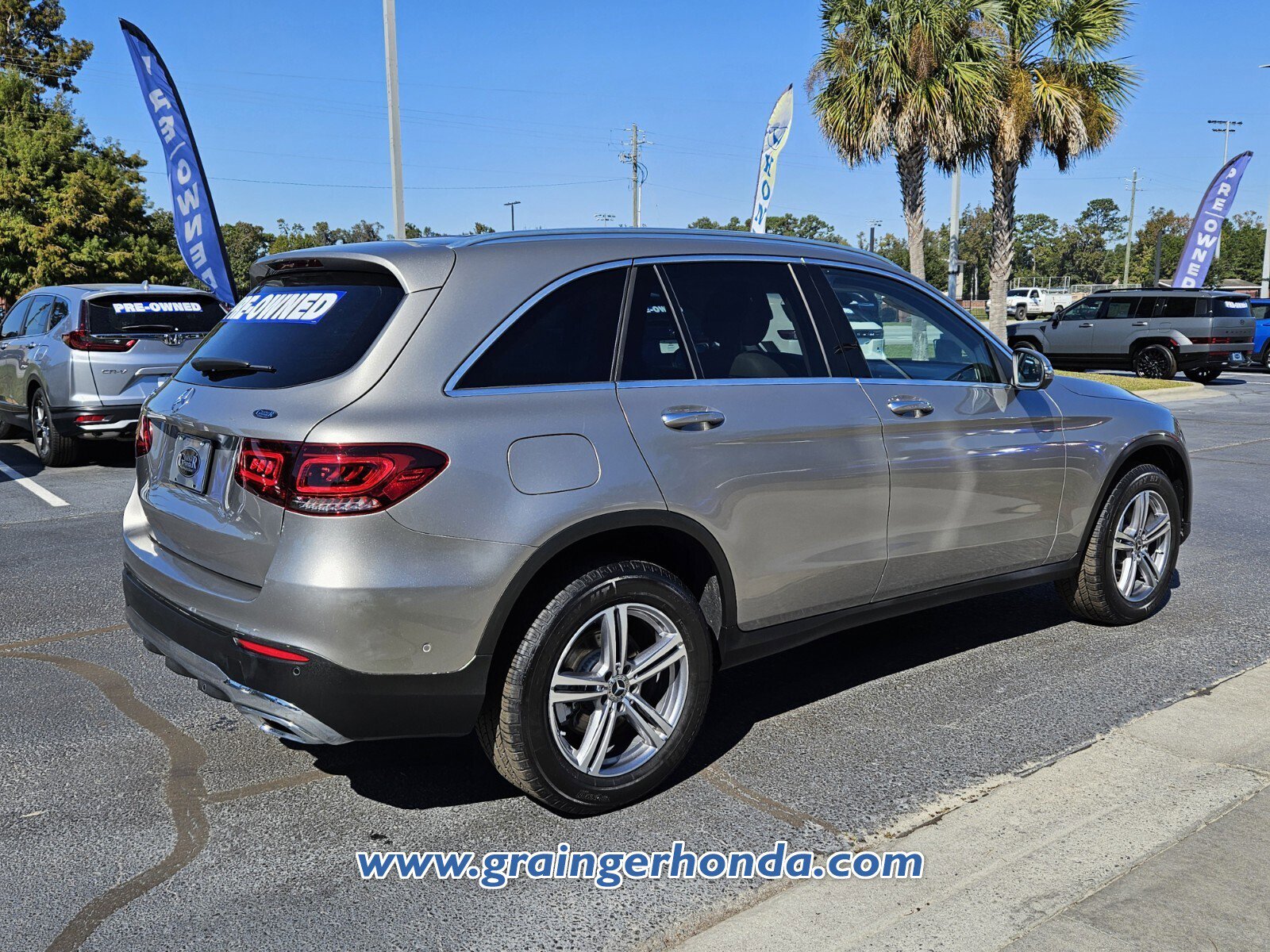 Used 2022 Mercedes-Benz GLC 300 w/ Premium Package Lite image 5