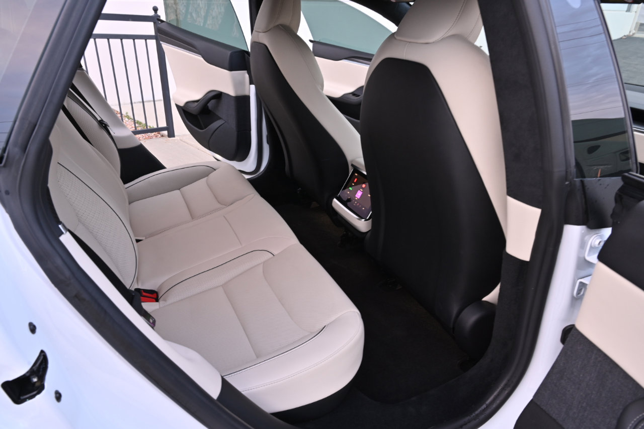 Used 2022 Tesla Model S Plaid image 15