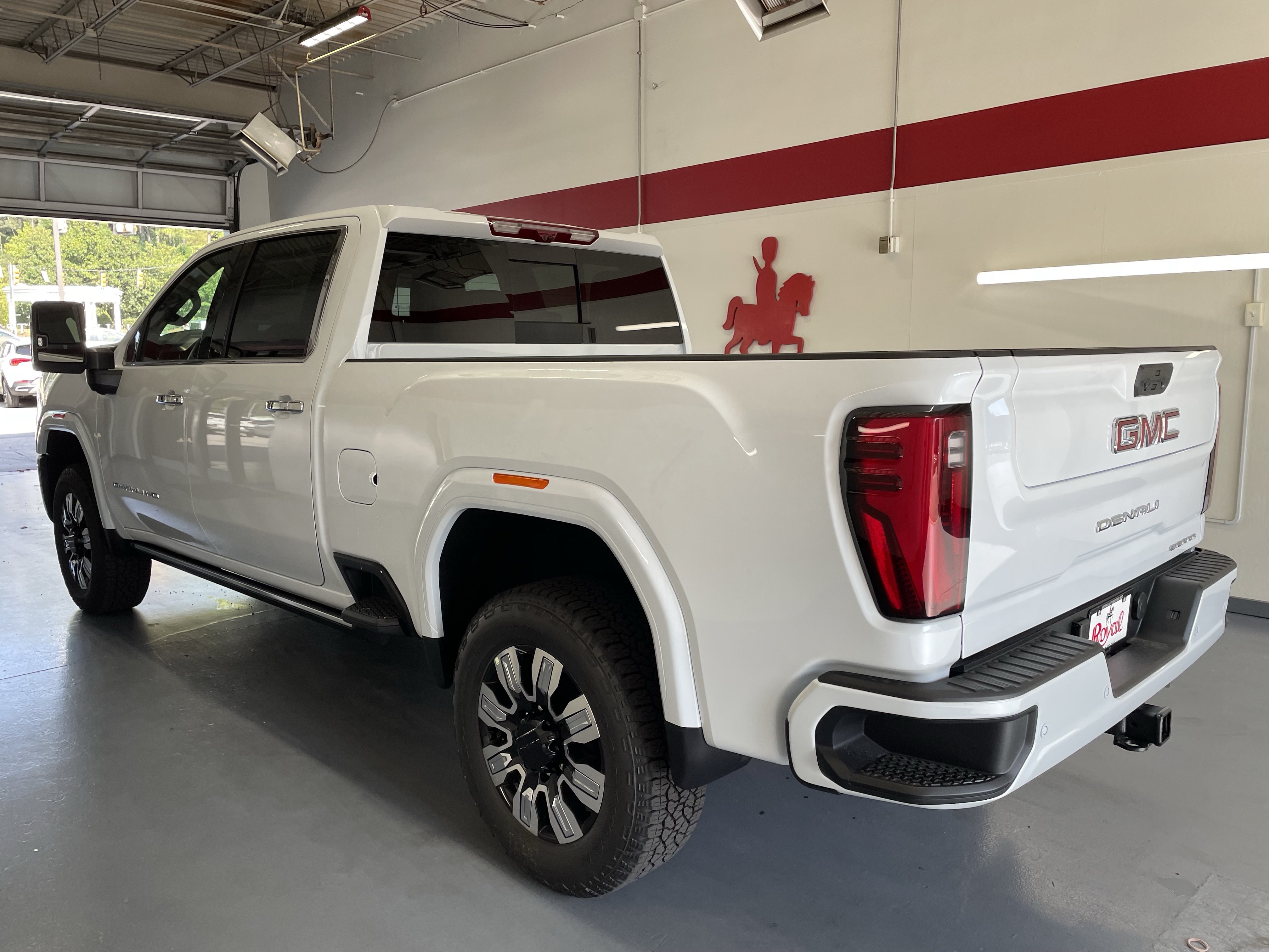 New 2026 GMC Sierra 2500 Denali w/ Denali Reserve Package AWD/4WD image 6