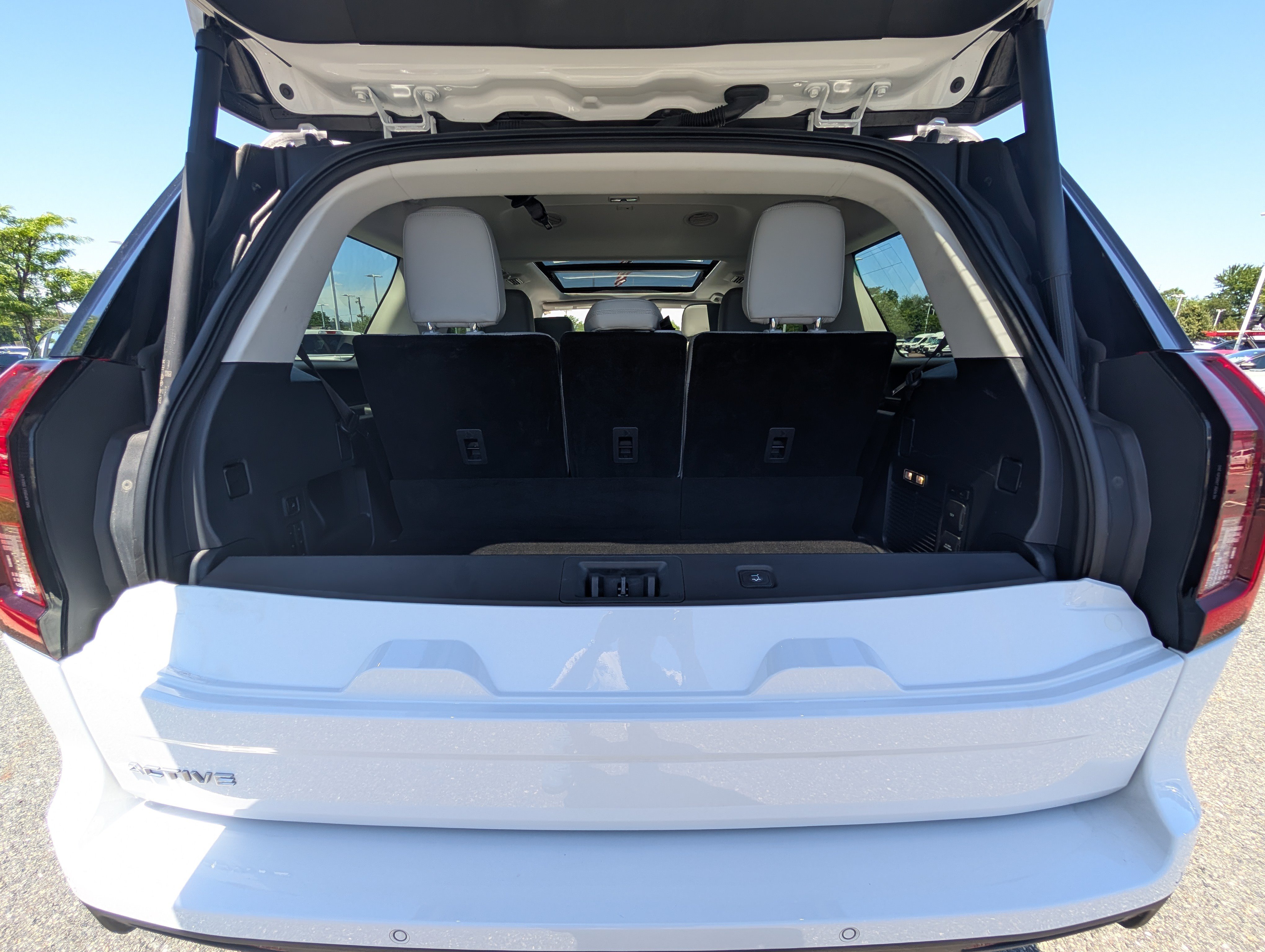 Certified 2025 Ford Expedition Active AWD/4WD image 13