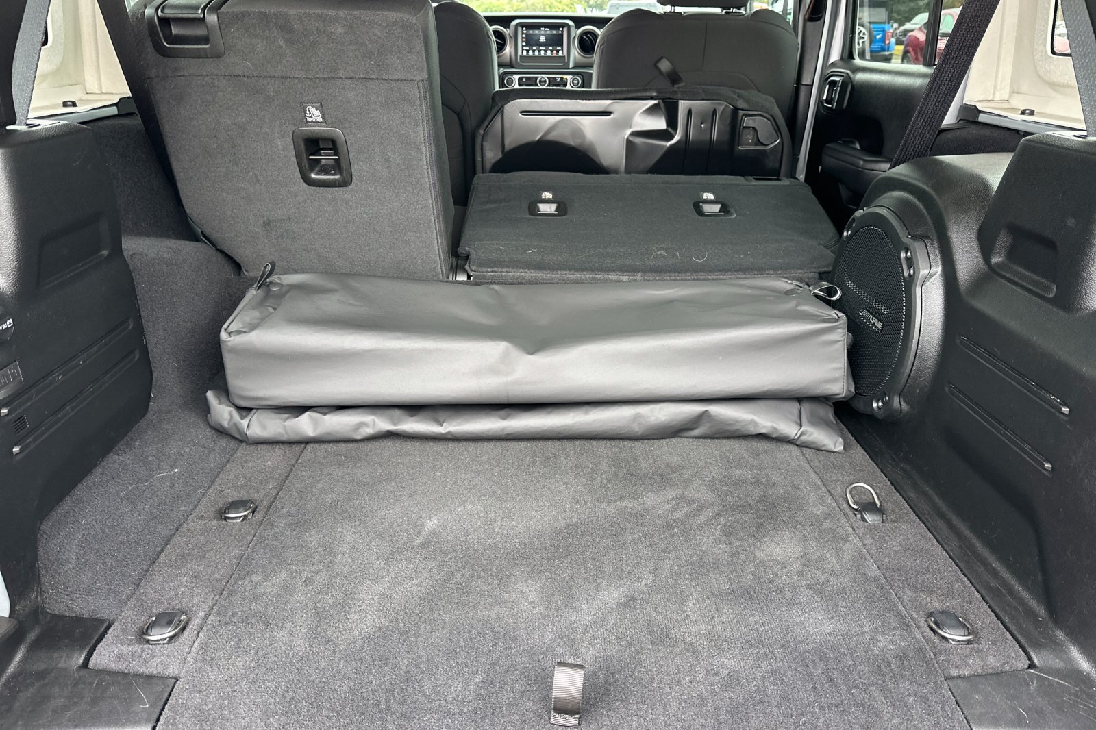 Used 2023 Jeep Wrangler Unlimited AWD/4WD image 14