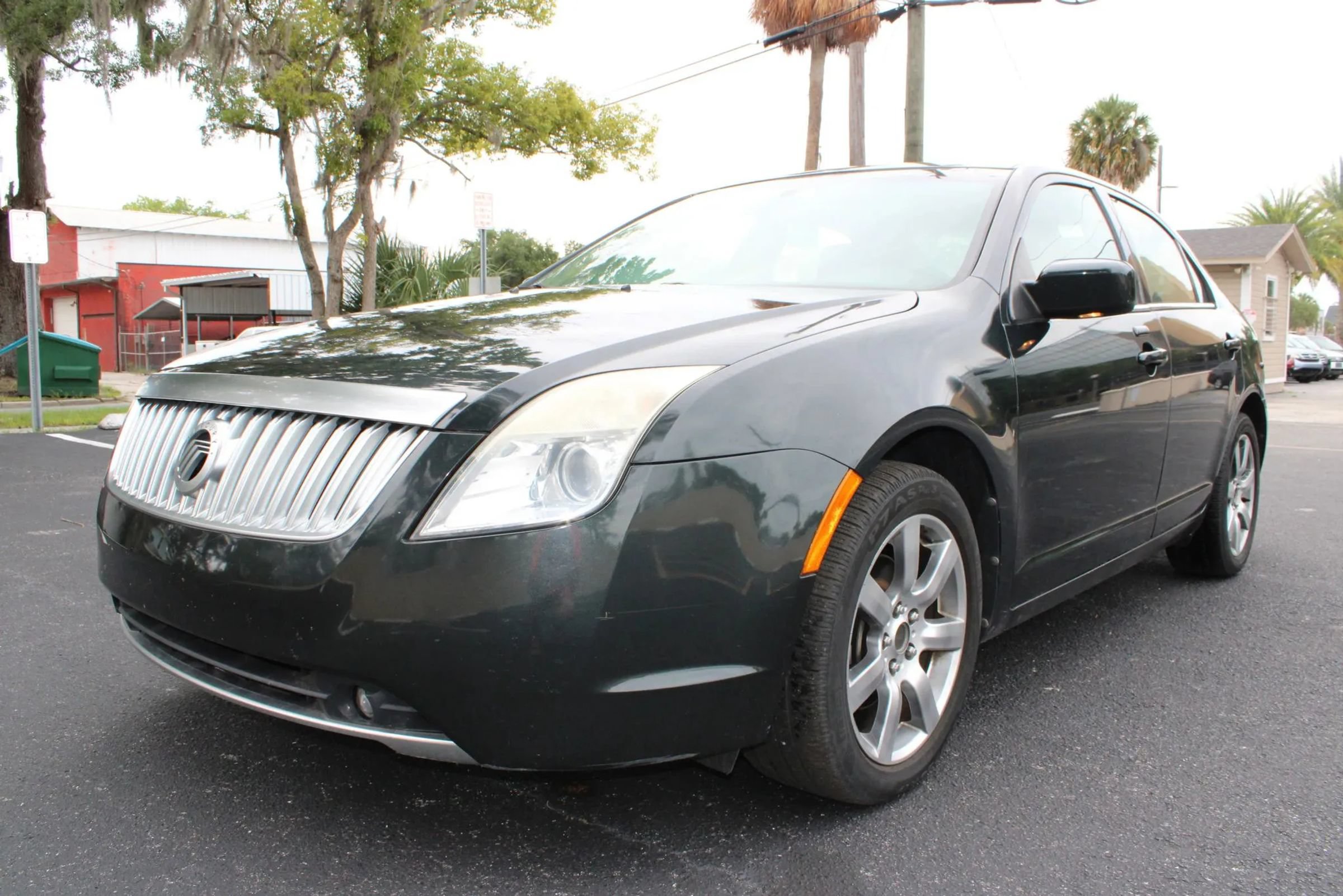 Used 2010 Mercury Milan Premier FWD image 2