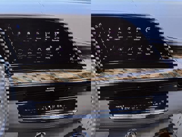 Certified 2022 Cadillac Escalade ESV Premium Luxury Platinum w/ Heavy-Duty Trailer Package image 19