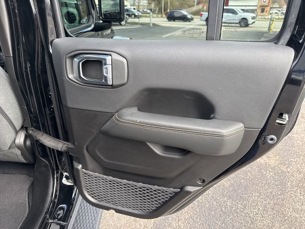 Used 2025 Jeep Wrangler Unlimited Sahara image 21