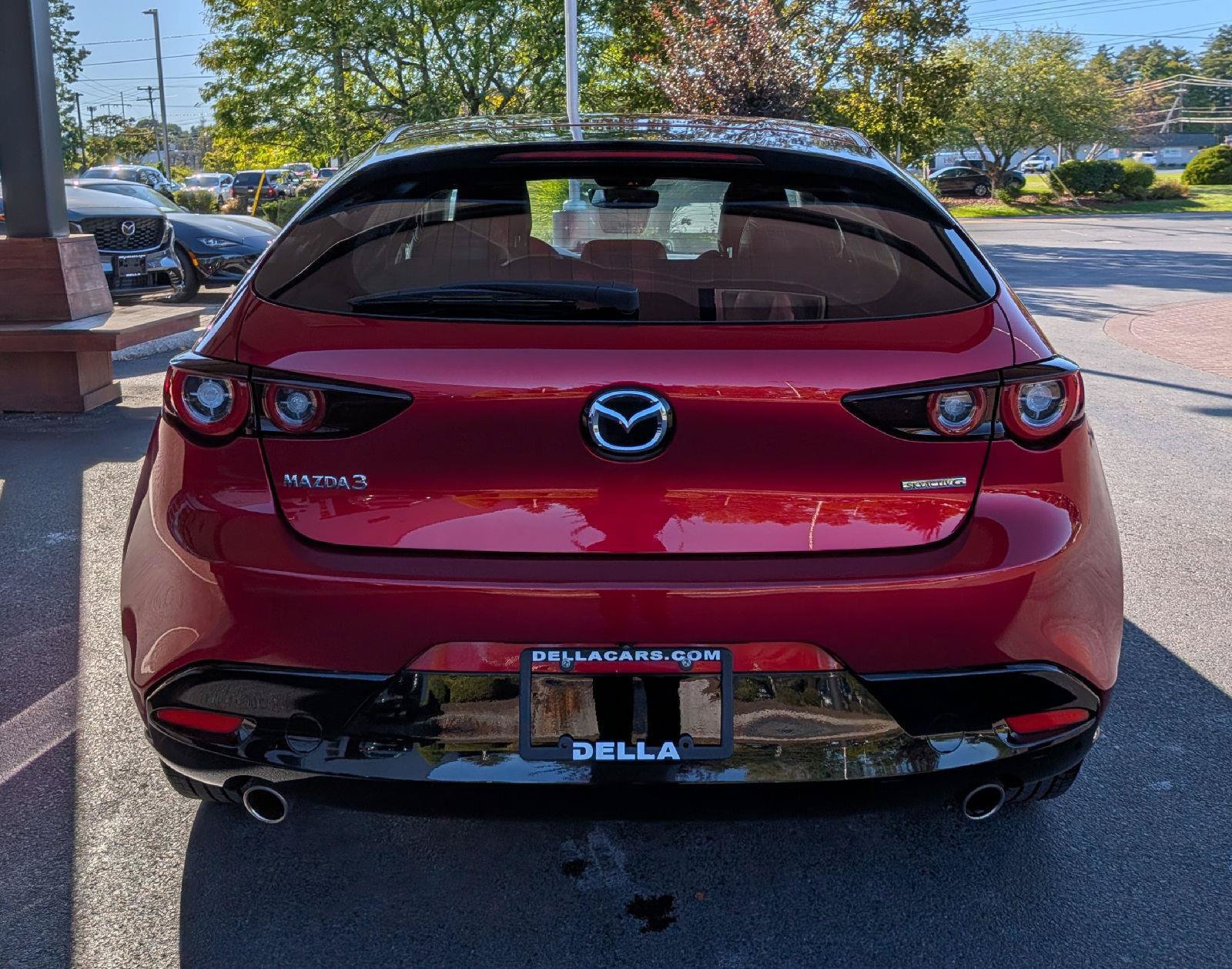 Used 2022 MAZDA MAZDA3 s FWD image 9