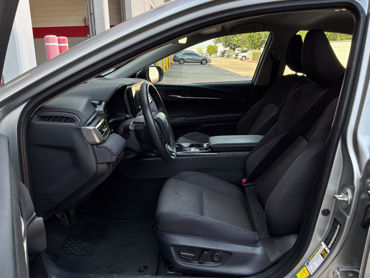 Used 2025 Toyota Camry LE w/ Convenience Package AWD/4WD image 5