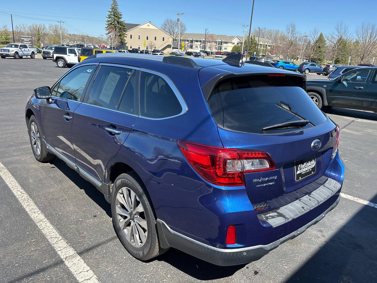 Used 2017 Subaru Outback 2.5i Touring AWD/4WD image 5
