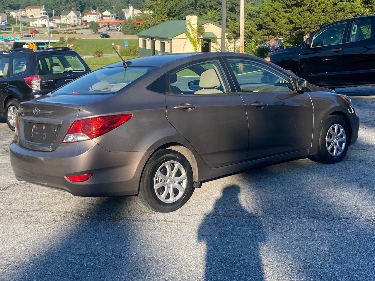 Used 2014 Hyundai Accent GLS FWD image 6