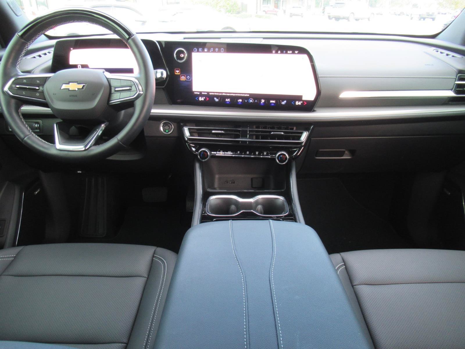Used 2024 Chevrolet Traverse LT w/ Enhanced Driving Package FWD image 13