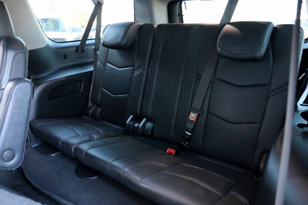 Used 2020 Cadillac Escalade ESV Premium Luxury image 30