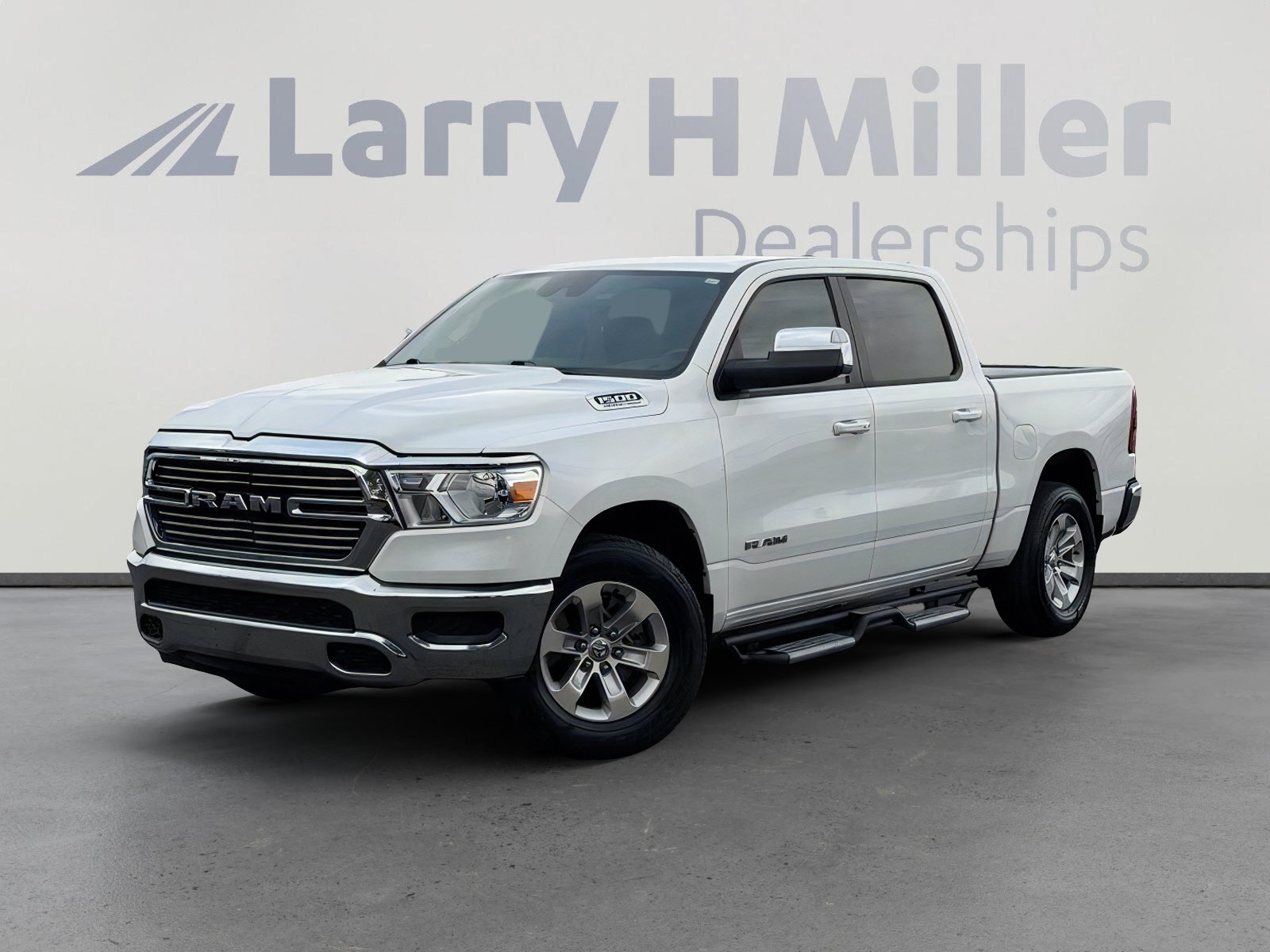 Used 2024 RAM 1500 Laramie w/ Trailer Tow Group AWD/4WD image 1