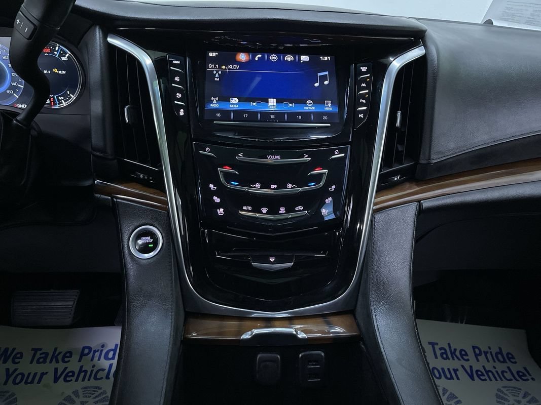 Used 2017 Cadillac Escalade ESV Premium Luxury AWD/4WD image 20