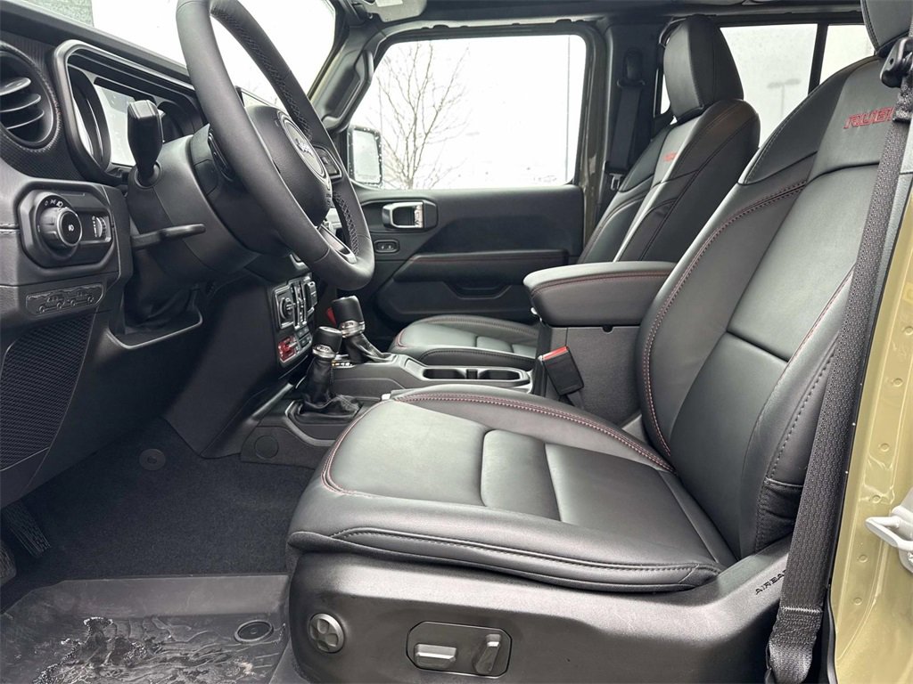 Used 2025 Jeep Wrangler Unlimited Rubicon image 16