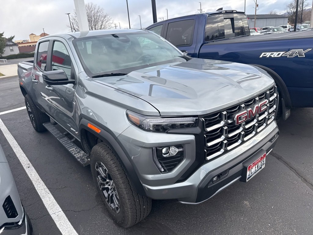 Used 2025 GMC Canyon AT4 image 2