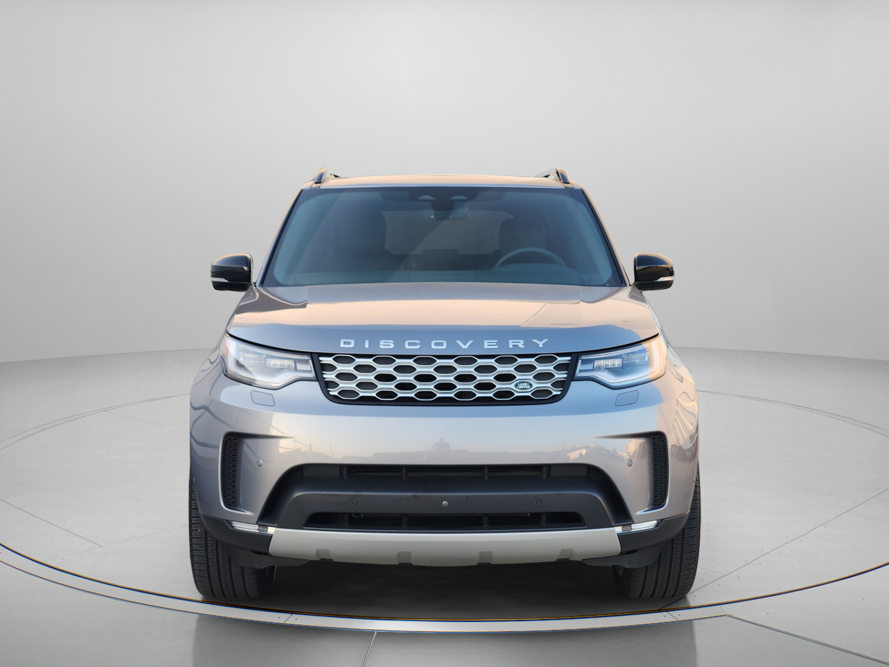 Certified 2025 Land Rover Discovery S AWD/4WD image 6