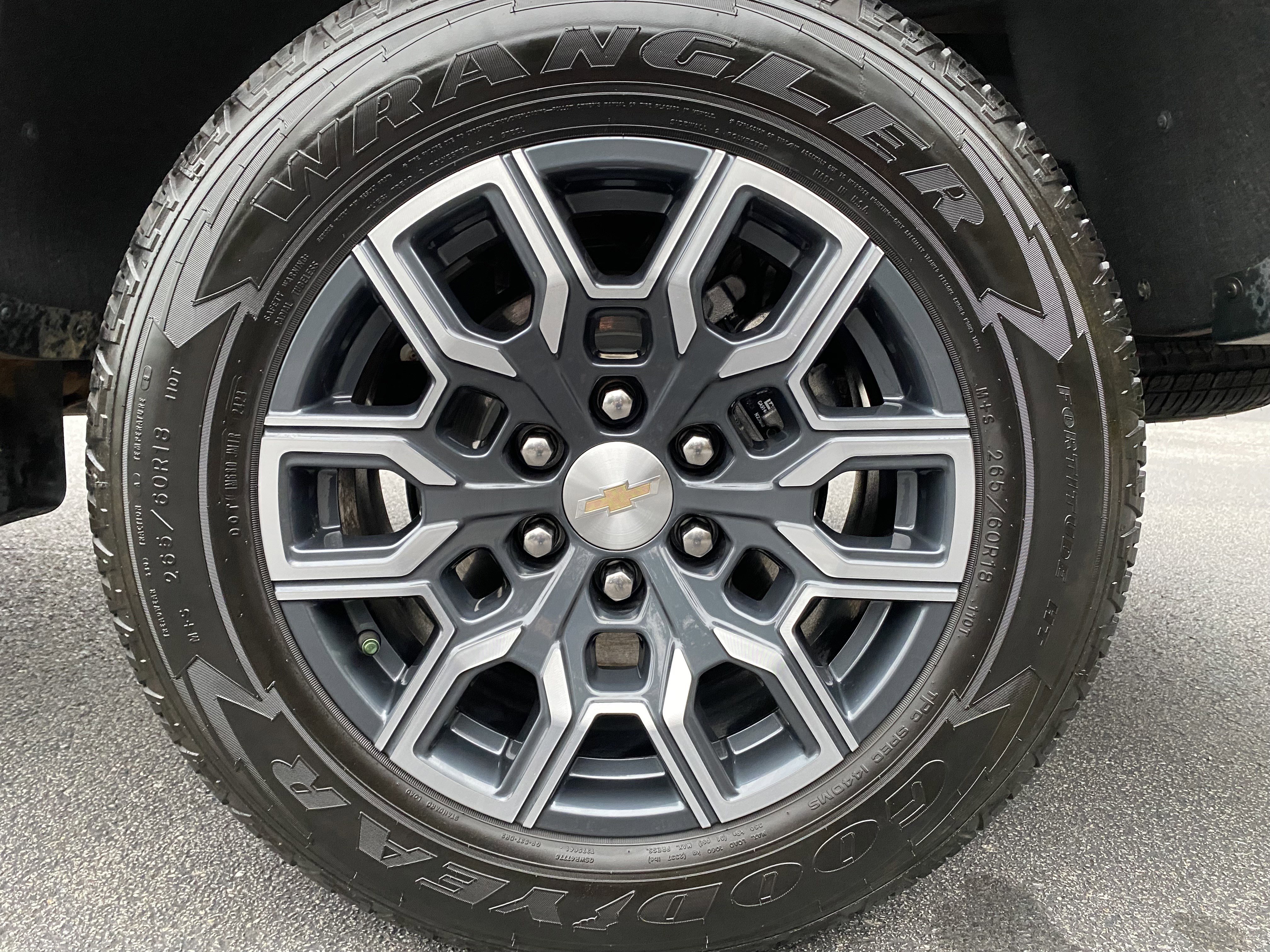 Used 2023 Chevrolet Colorado LT w/ LT Convenience Package III image 40