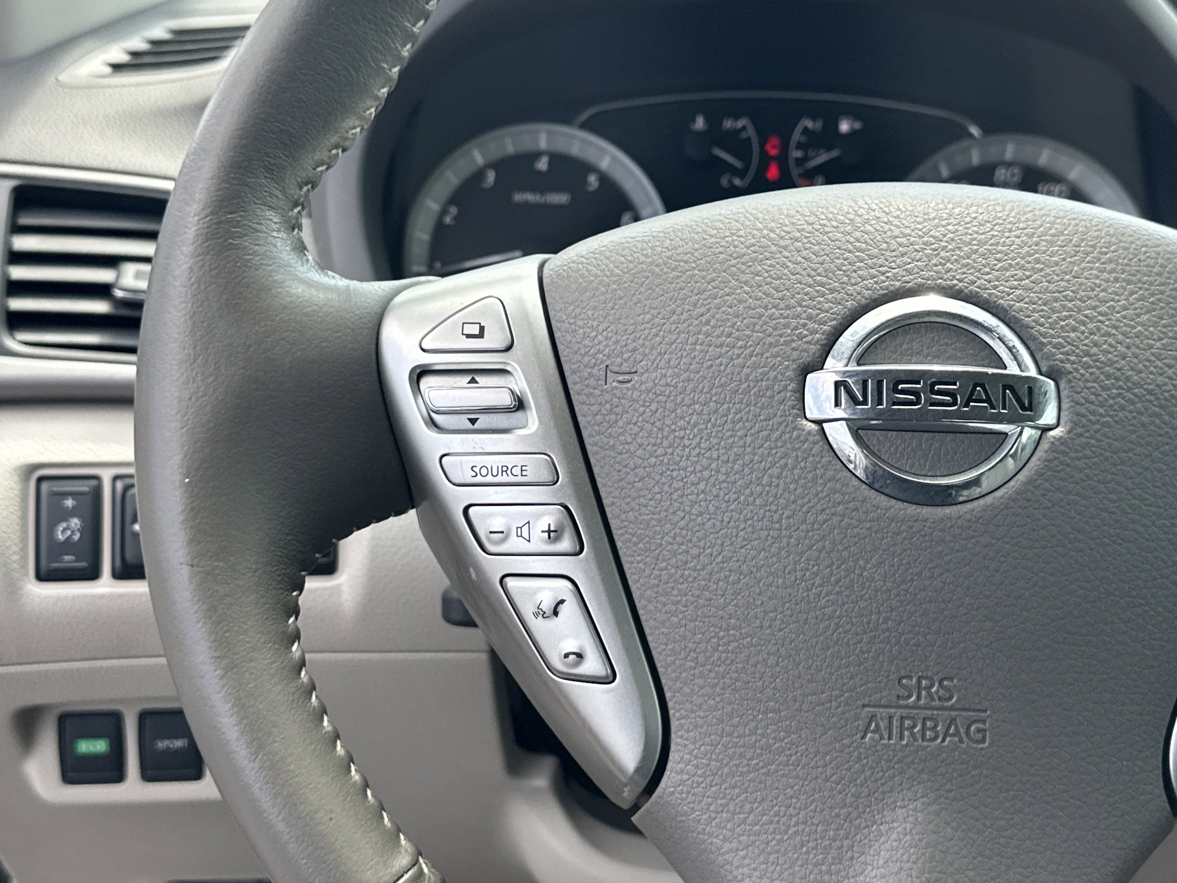 Used 2013 Nissan Sentra SL w/ Leather Pkg FWD image 25
