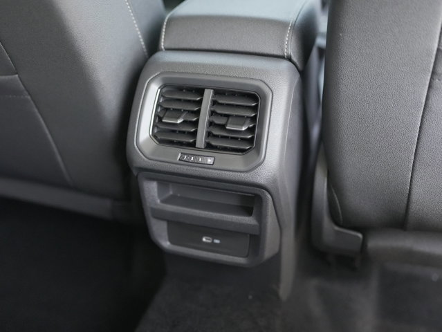 New 2025 Volkswagen Taos SE AWD/4WD image 29