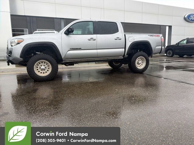 Used 2021 Toyota Tacoma TRD Off-Road image 4