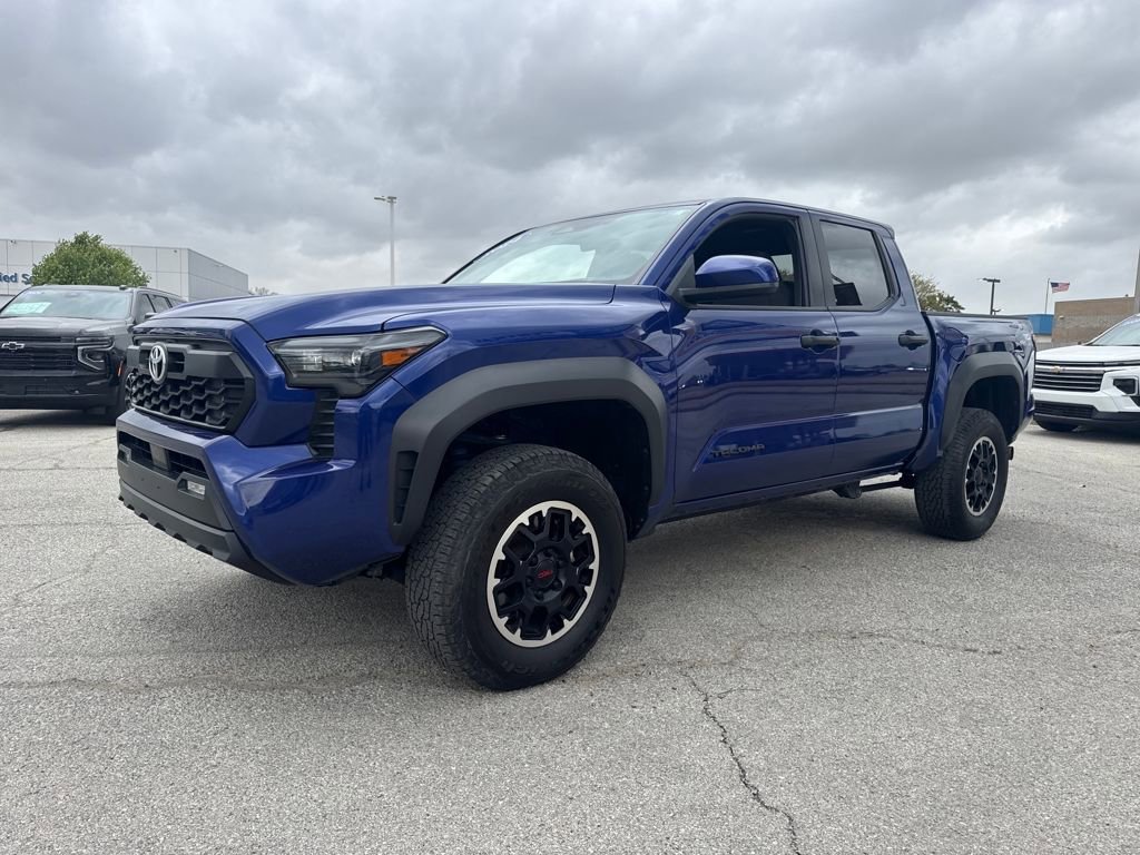 Used 2024 Toyota Tacoma TRD Off-Road image 2