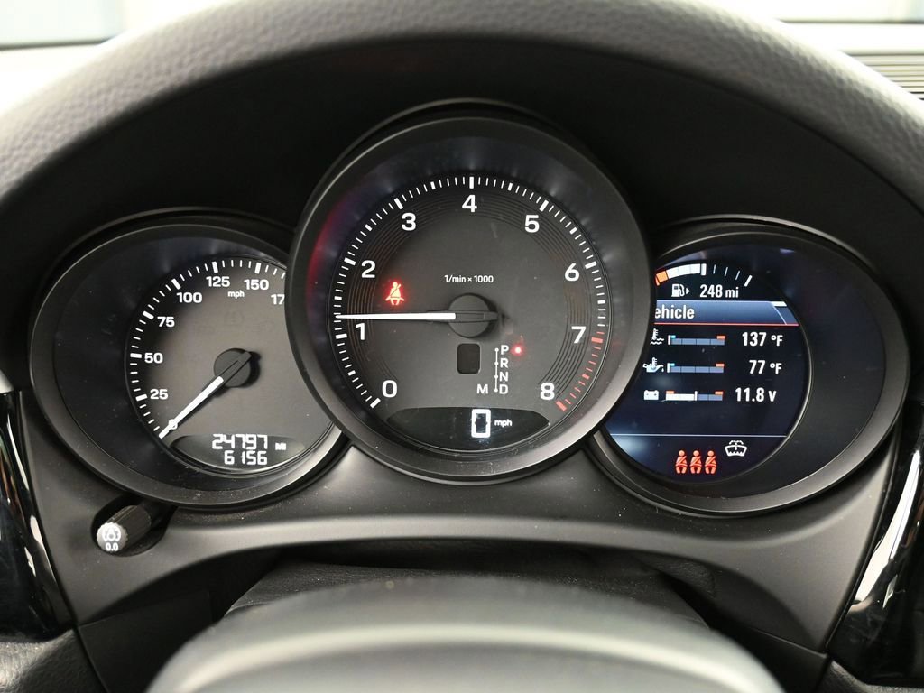 Certified 2023 Porsche Macan Turbo image 19