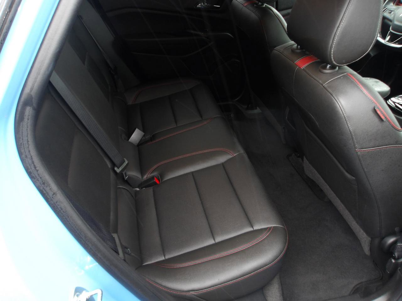Used 2024 Chevrolet Trax RS w/ Sunroof Package FWD image 12
