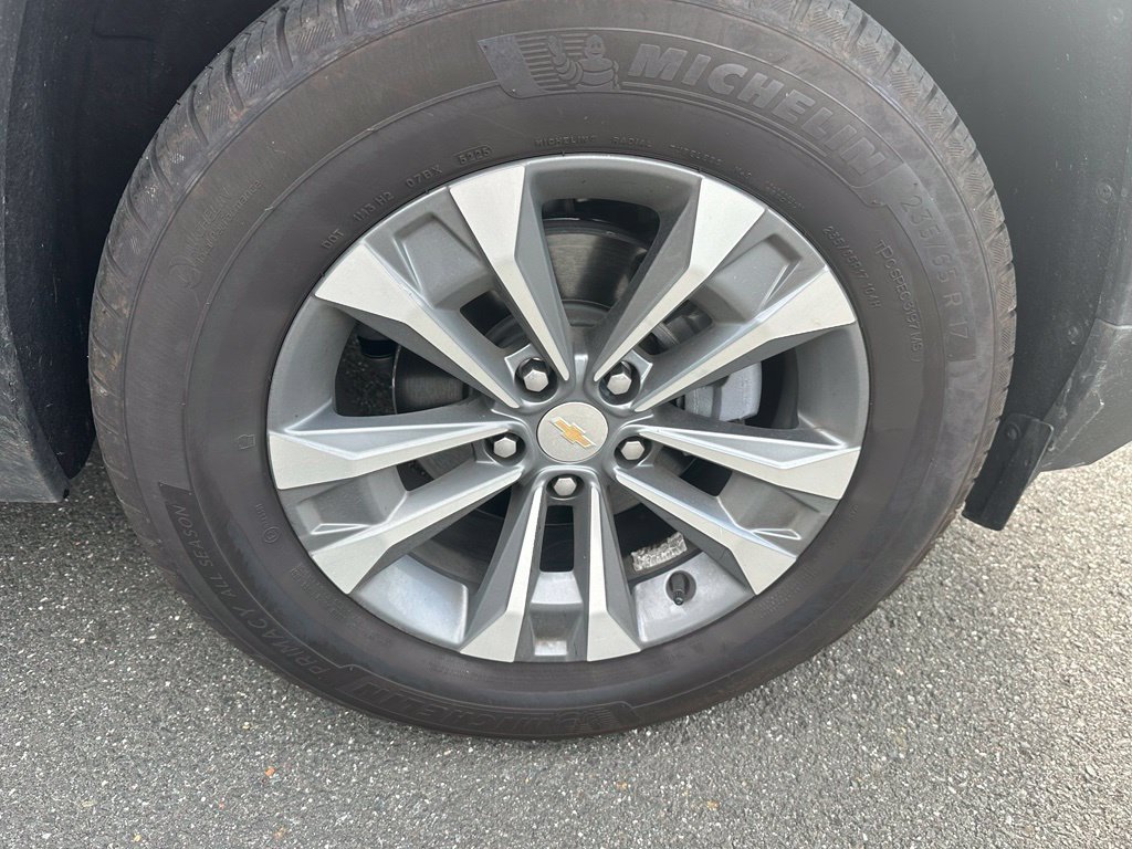 Used 2026 Chevrolet Equinox LT AWD/4WD image 8