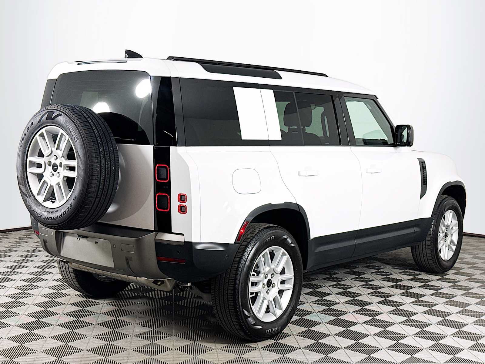 Used 2026 Land Rover Defender 110 S AWD/4WD image 5