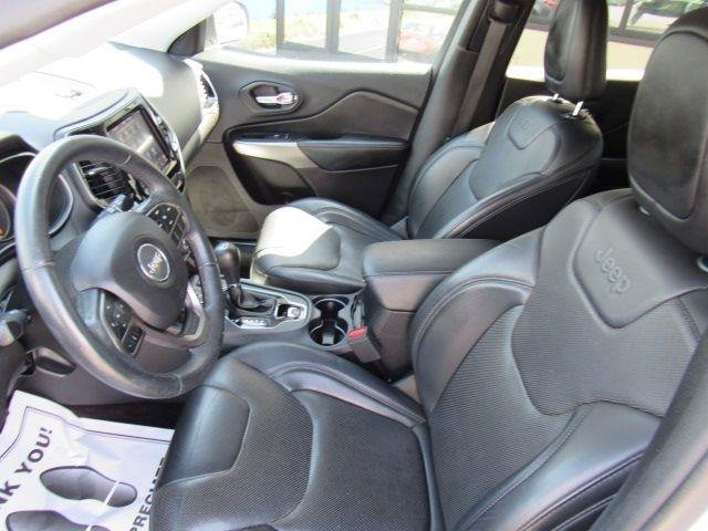 Used 2019 Jeep Cherokee Limited AWD/4WD image 14
